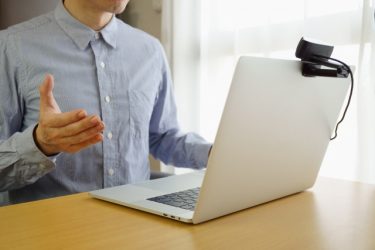 会社のチャットで上司から暴言を受けています