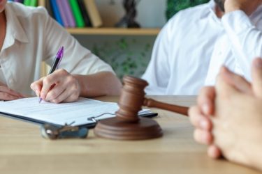 調停委員って誰