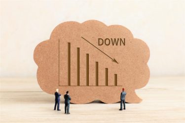 会社の業績が悪く、休職している社員を減給しても大丈夫でしょうか